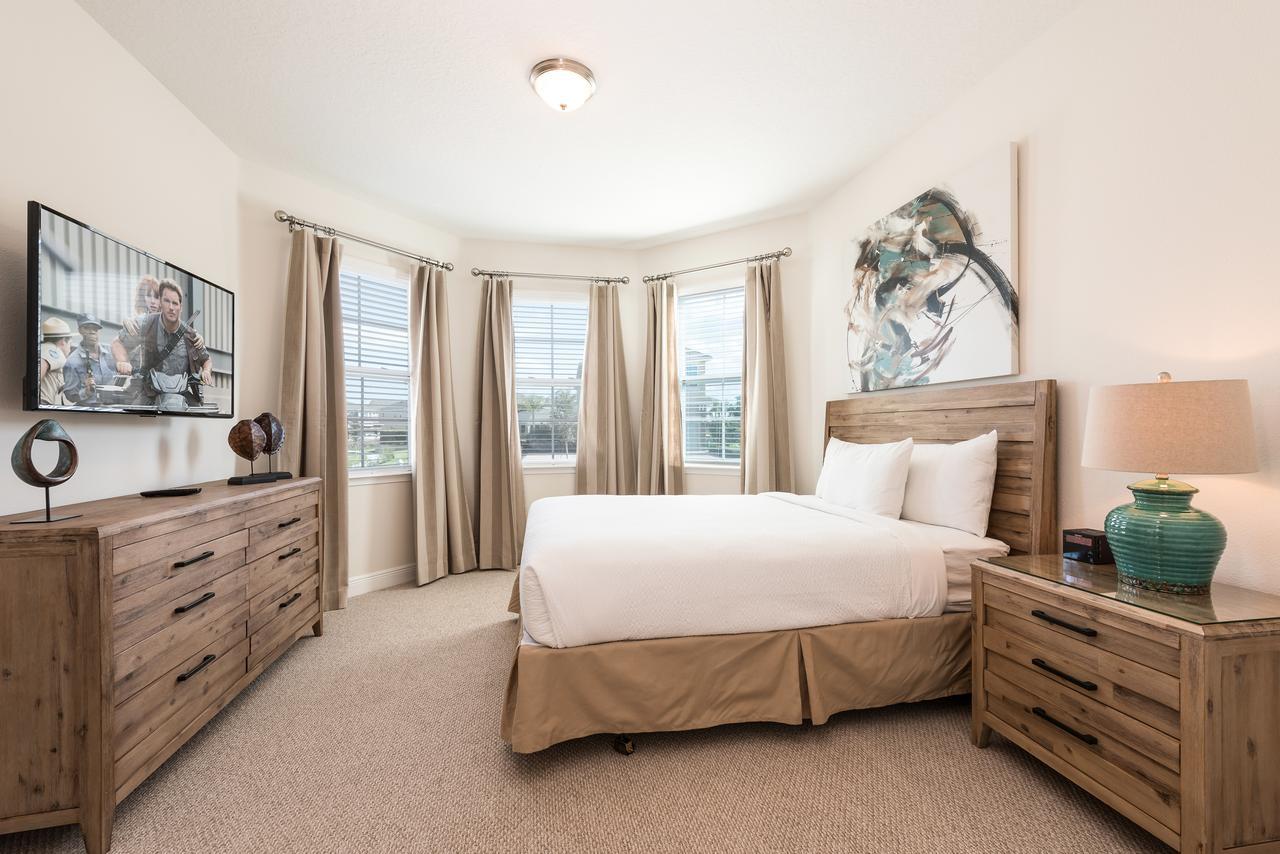 Villa Spacious By Rentyl Near With Private Pool, Movie Room, Air Hockey Table & Amenities - 530b *