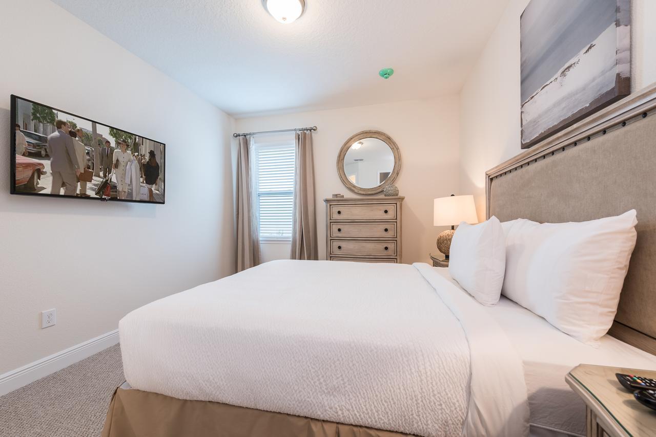 Villa Spacious By Rentyl Near With Private Pool, Movie Room, Air Hockey Table & Amenities - 530b Orlando