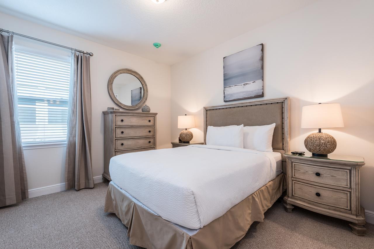 Spacious By Rentyl Near With Private Pool, Movie Room, Air Hockey Table & Amenities - 530b