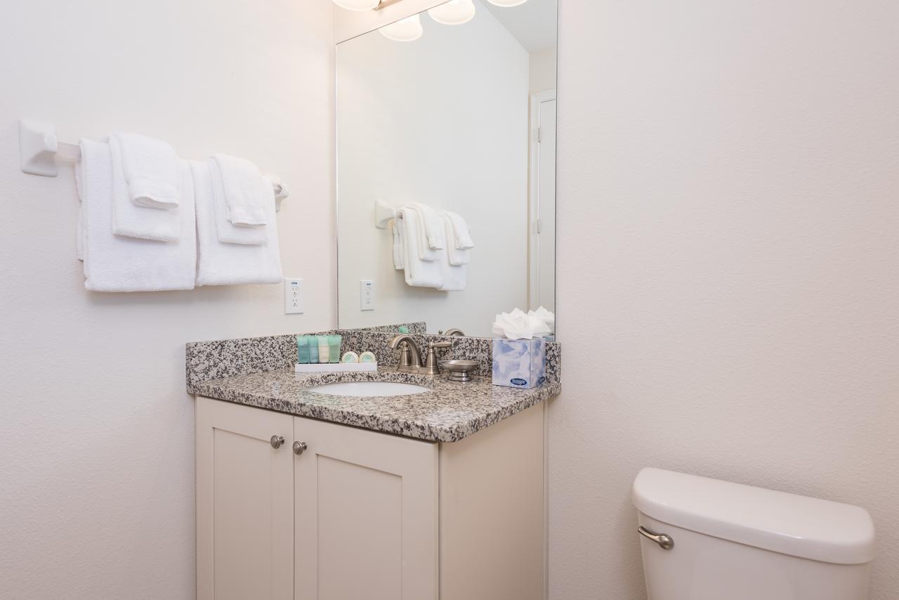 Spacious By Rentyl Near With Private Pool, Movie Room, Air Hockey Table & Amenities - 530b * Orlando
