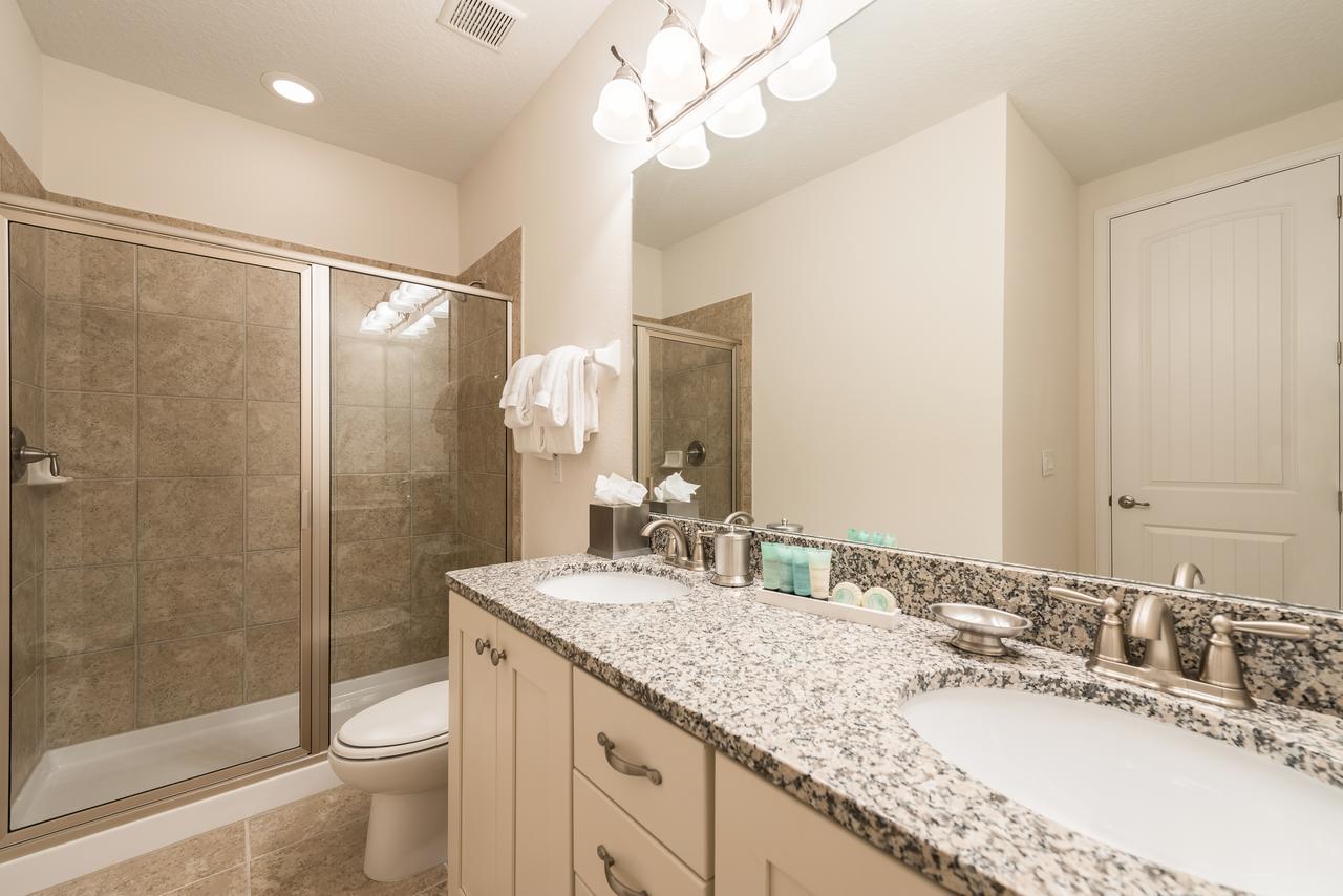 Spacious By Rentyl Near With Private Pool, Movie Room, Air Hockey Table & Amenities - 530b Villa