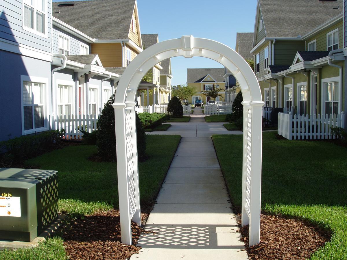 Lakeside Resort: Family-friendly Getaway Near