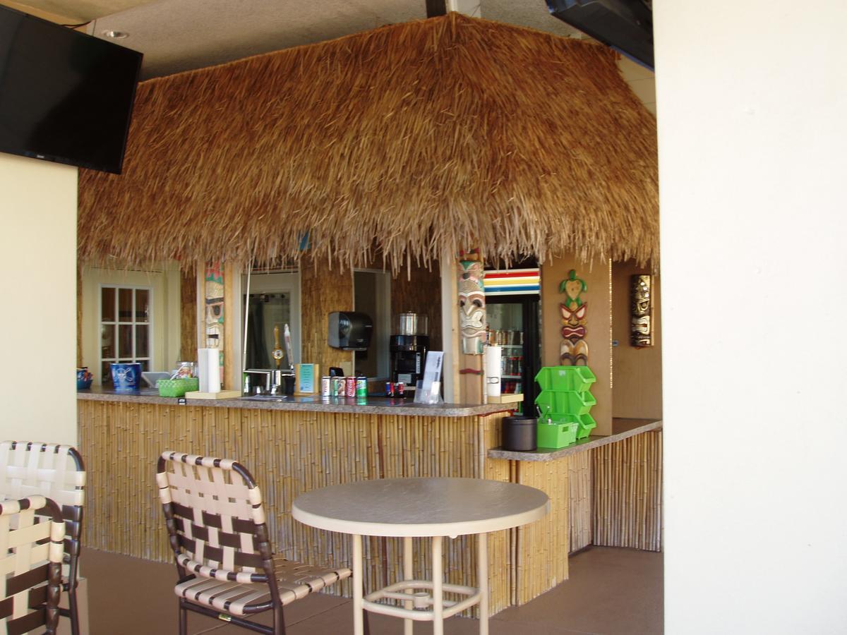 Lakeside Resort: Family-friendly Getaway Near *