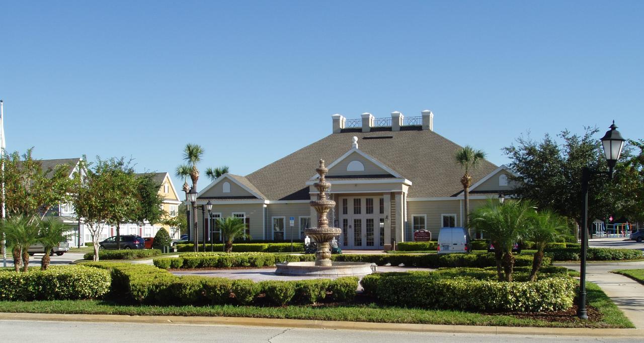 Lakeside Resort: Family-friendly Getaway Near *