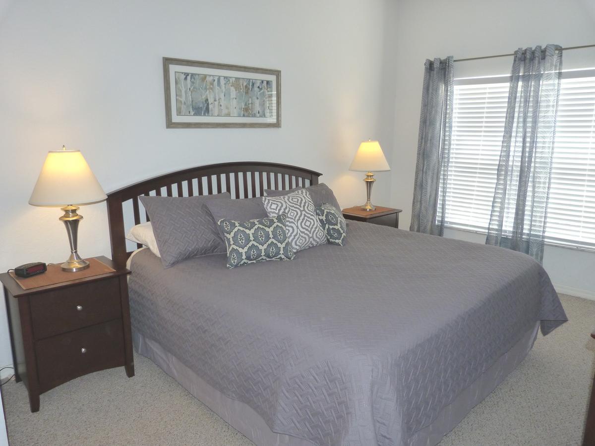Lakeside Resort: Family-friendly Getaway Near