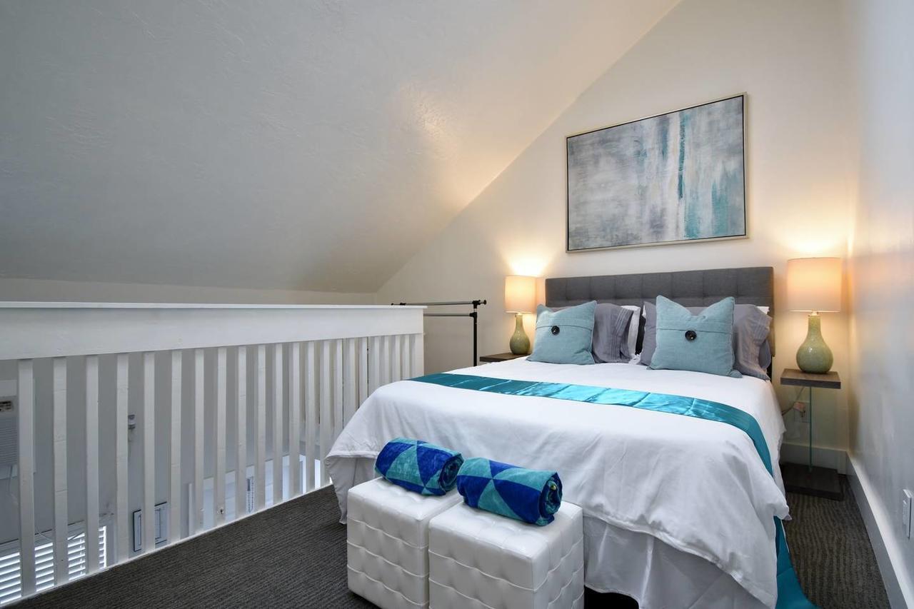 Trendy Loft Unit # 4 *