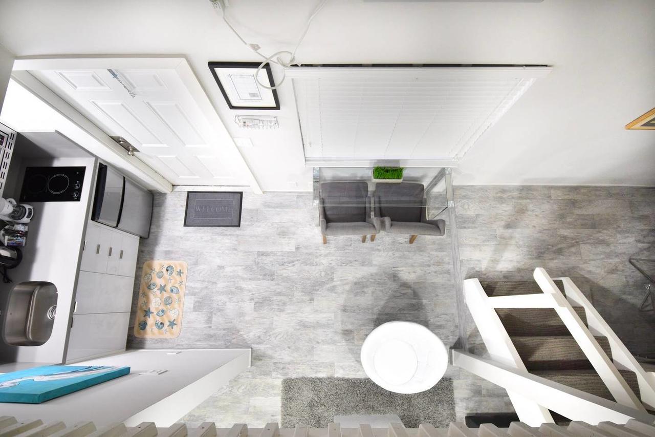 Trendy Loft Unit # 4 Apartment Hollywood