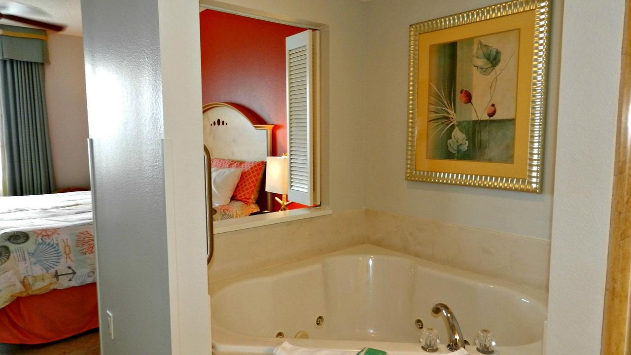 2 Bedroom Direct Oceanfront Wyndham Ocean Walk - Daytona Funland 2226 Apartment *