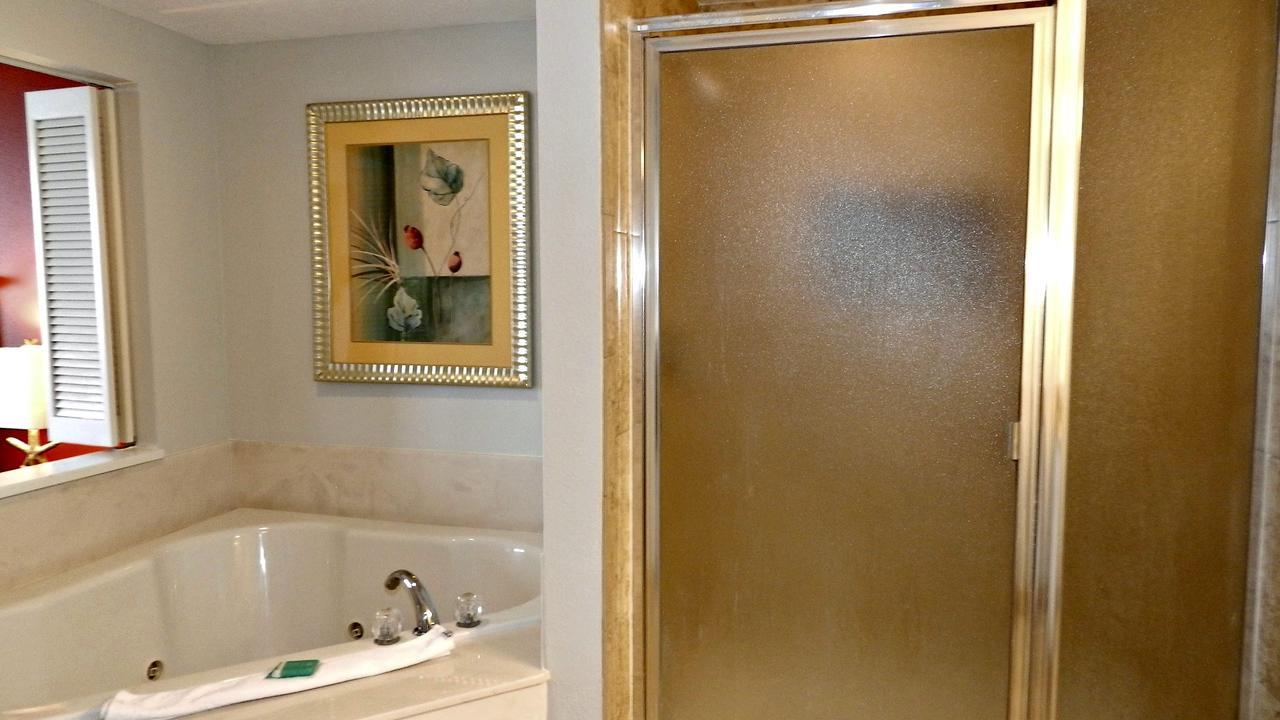 2 Bedroom Direct Oceanfront Wyndham Ocean Walk - Daytona Funland 2226 Daytona Beach