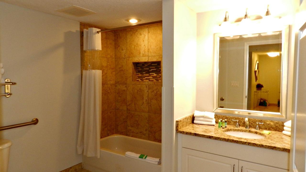 2 Bedroom Direct Oceanfront Wyndham Ocean Walk - Daytona Funland 2226 Daytona Beach