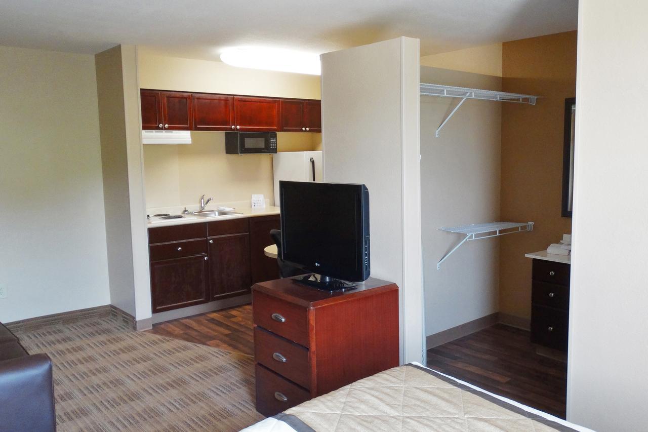 Extended America - - Airport - N Westshore Blvd 2*