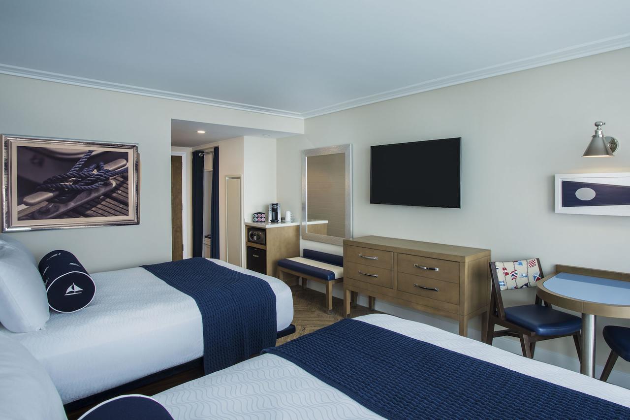 Hutchinson Shores & 4*
