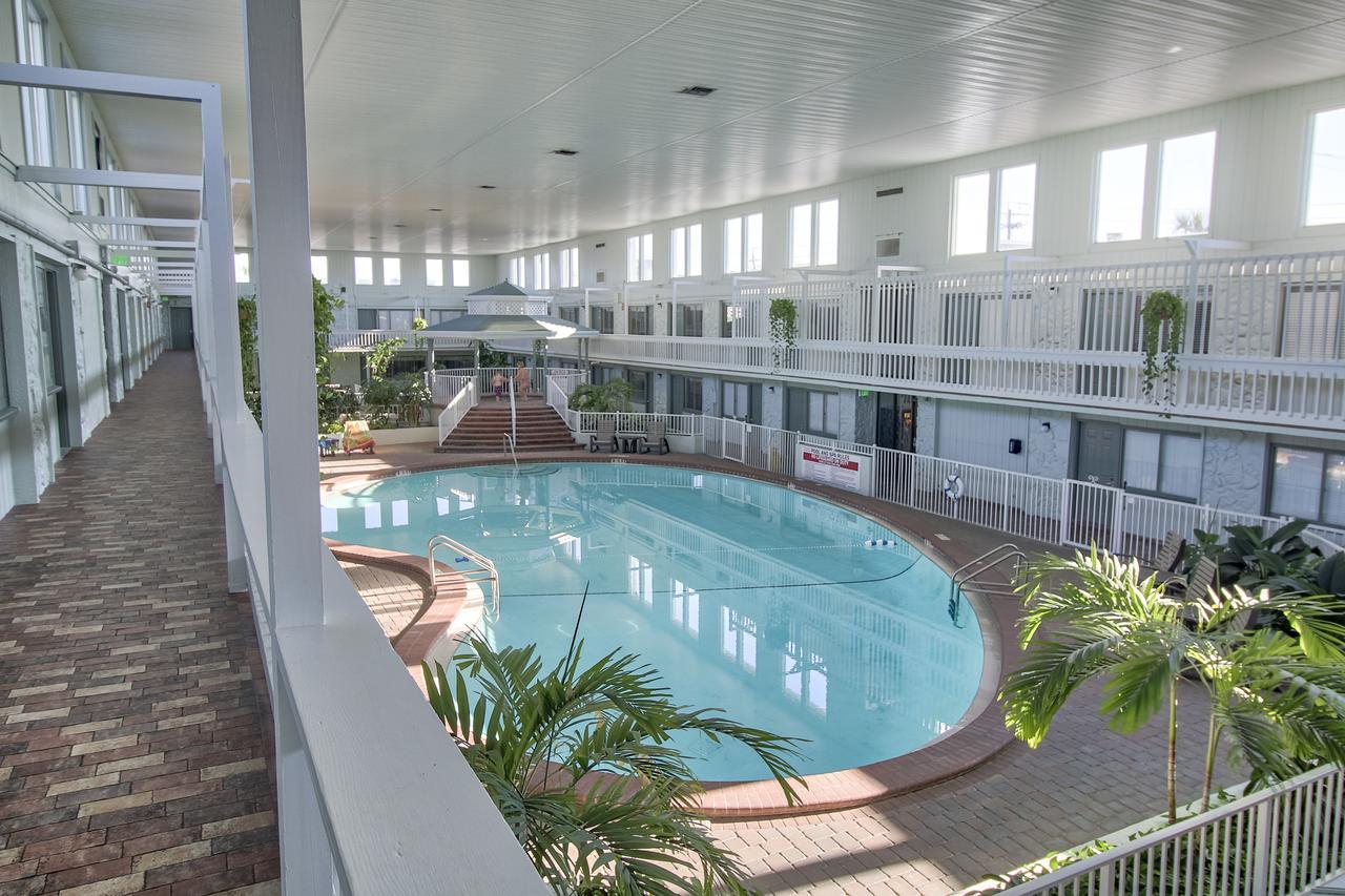 Club Hotel