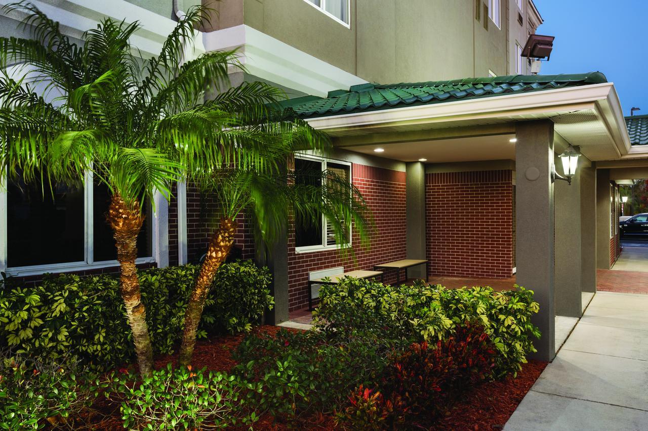 Country & By Radisson, St Petersburg - Clearwater, Fl Pinellas Park