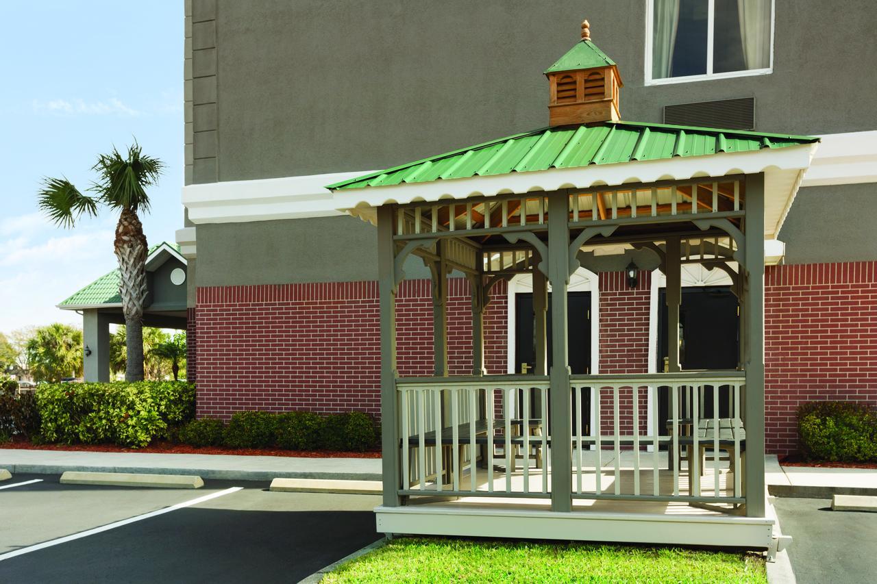 Hotel Country & By Radisson, St Petersburg - Clearwater, Fl Pinellas Park