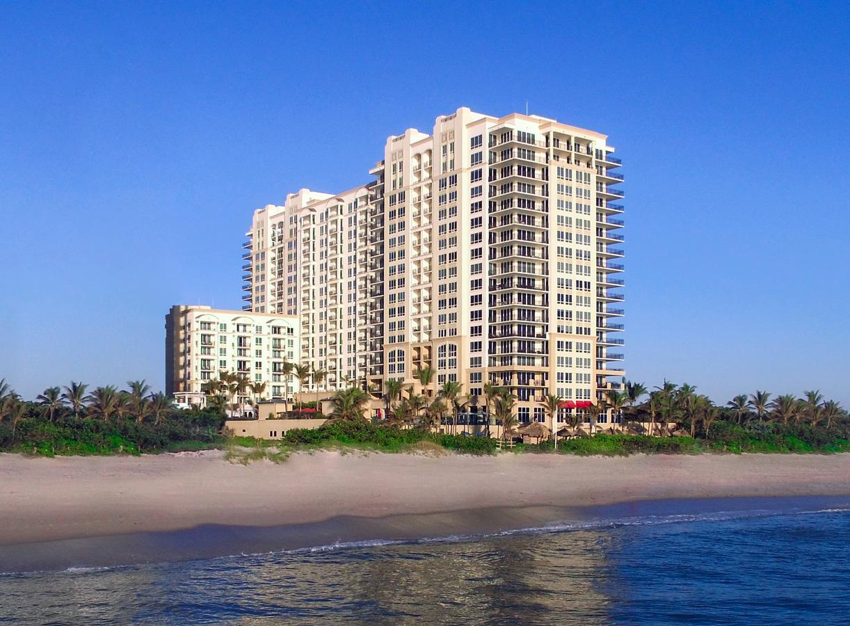 Palm Singer Island & Luxury Resort