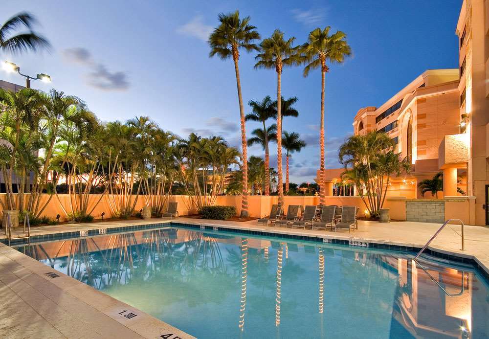 Doubletree By Hilton West Palm Airport Hotel 4*