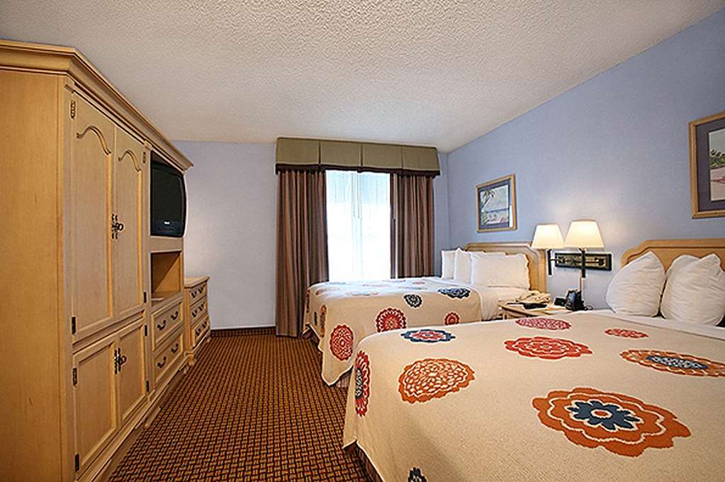 Resort Embassy By Hilton Orlando Buena Vista 3*