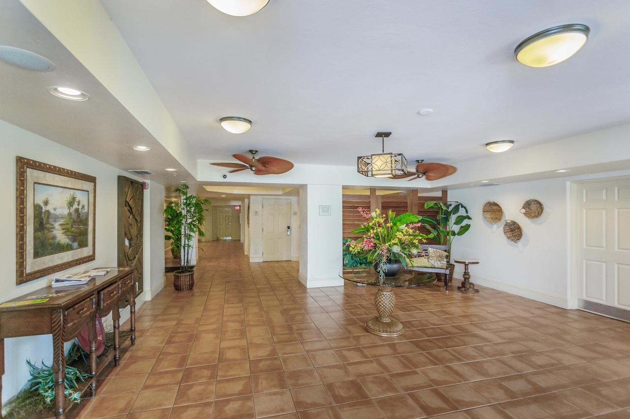 Lover's Key Hotel *