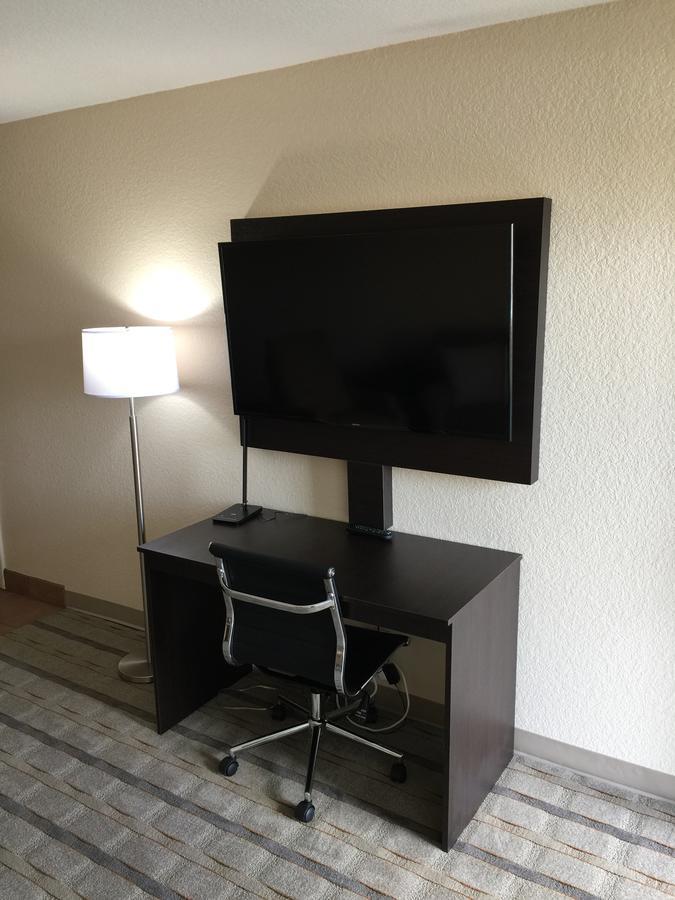 Baymont By Wyndham Punta Gorda/port Charlotte Hotel