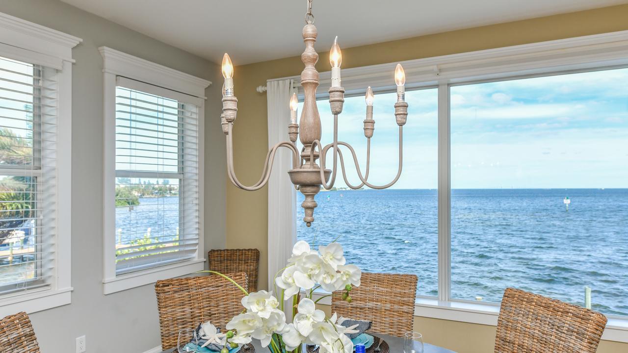 Bayfront Paradise * Holmes Beach