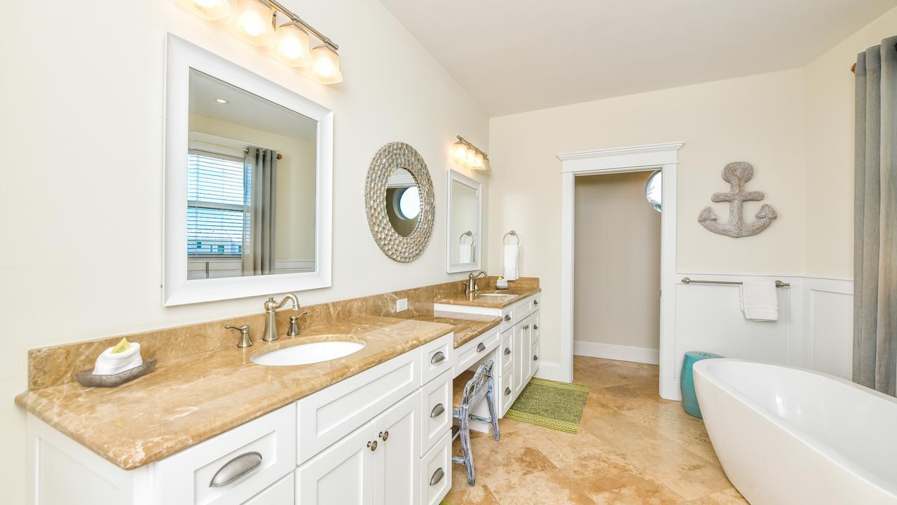 Bayfront Paradise Holiday home *