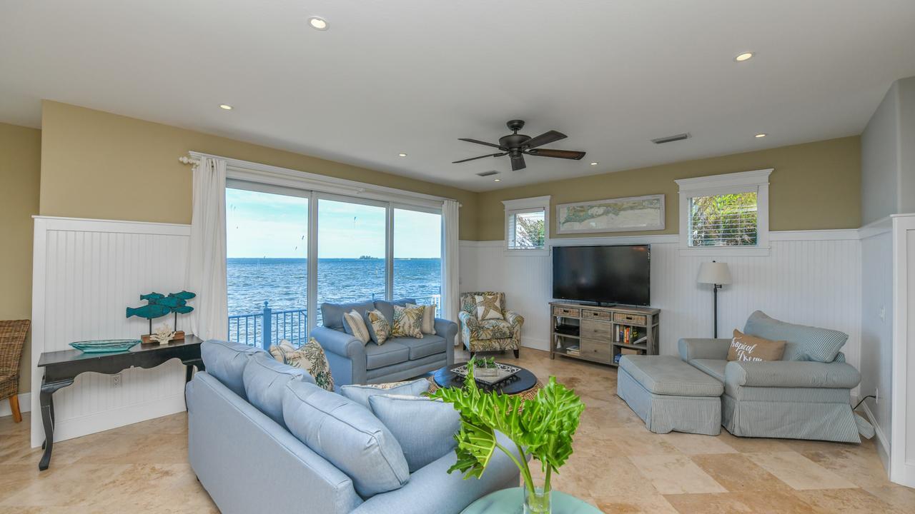 Bayfront Paradise * Holmes Beach