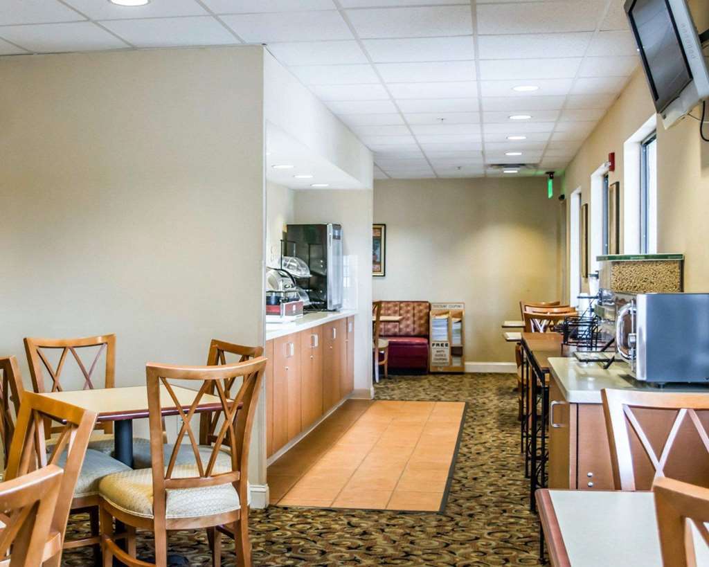 Hotel Baymont By Wyndham Bonita Springs