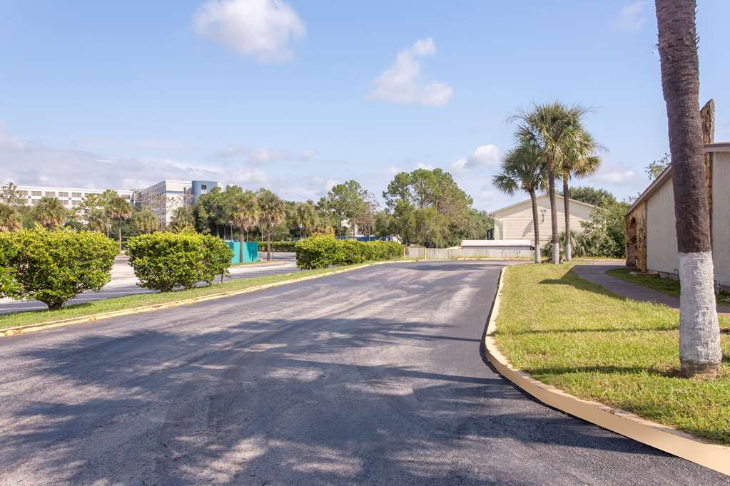 Hotel Super 8 By Wyndham Kissimmee-orlando 2*