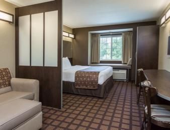 Microtel & By Wyndham Airport Hotel 3*