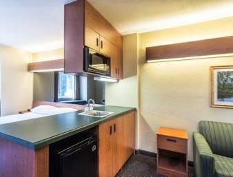 Hotel Microtel And 2*