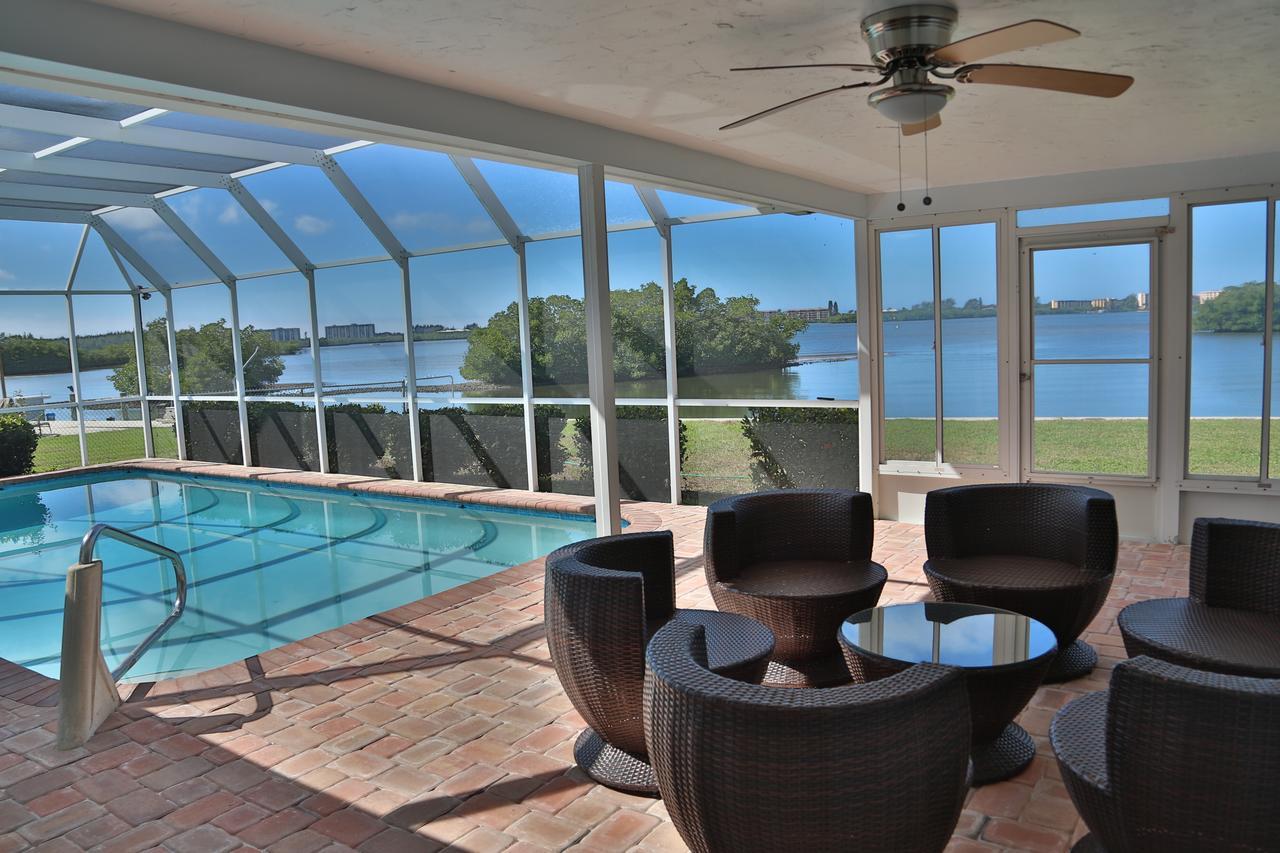 Holiday home Oceanfront With Sunset Views Of Bay And Heated Pool *