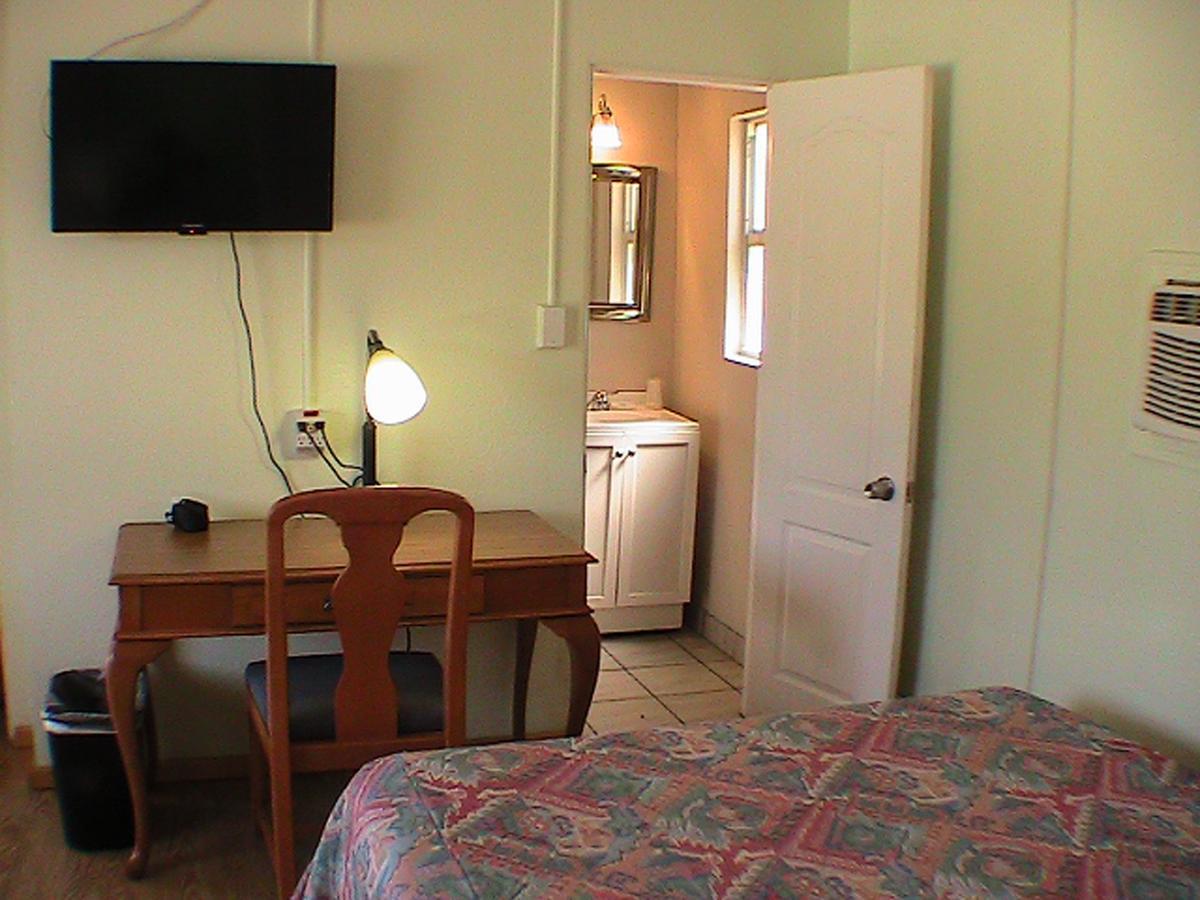 At Express Tangerine Motel DeLand