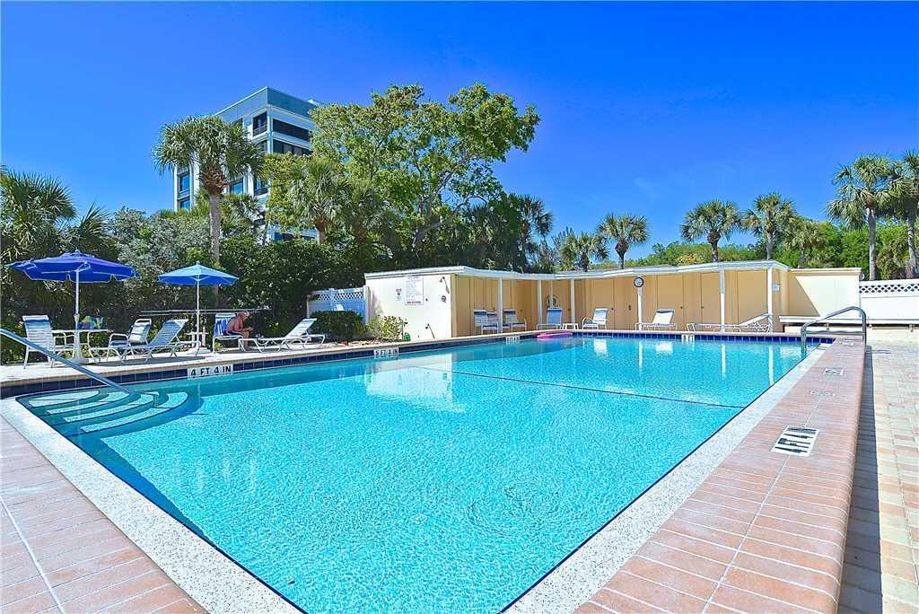 Bay Tree Club 106 *