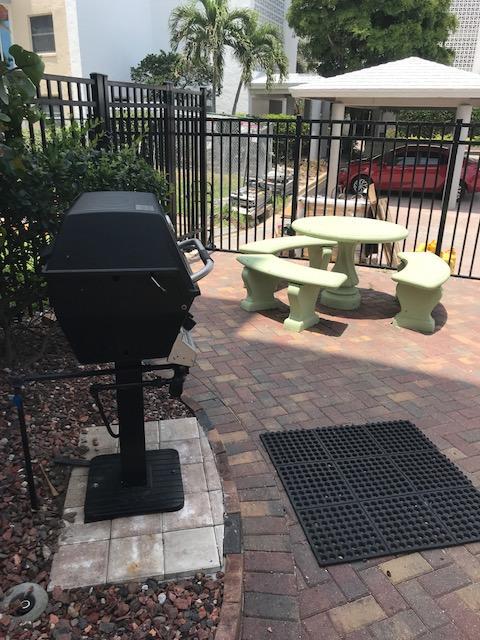 Crescent Arms 105n * Sarasota