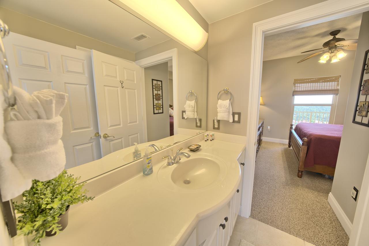 Stylish Oceanfront With And Picnic Area Access - Unit 1706 *