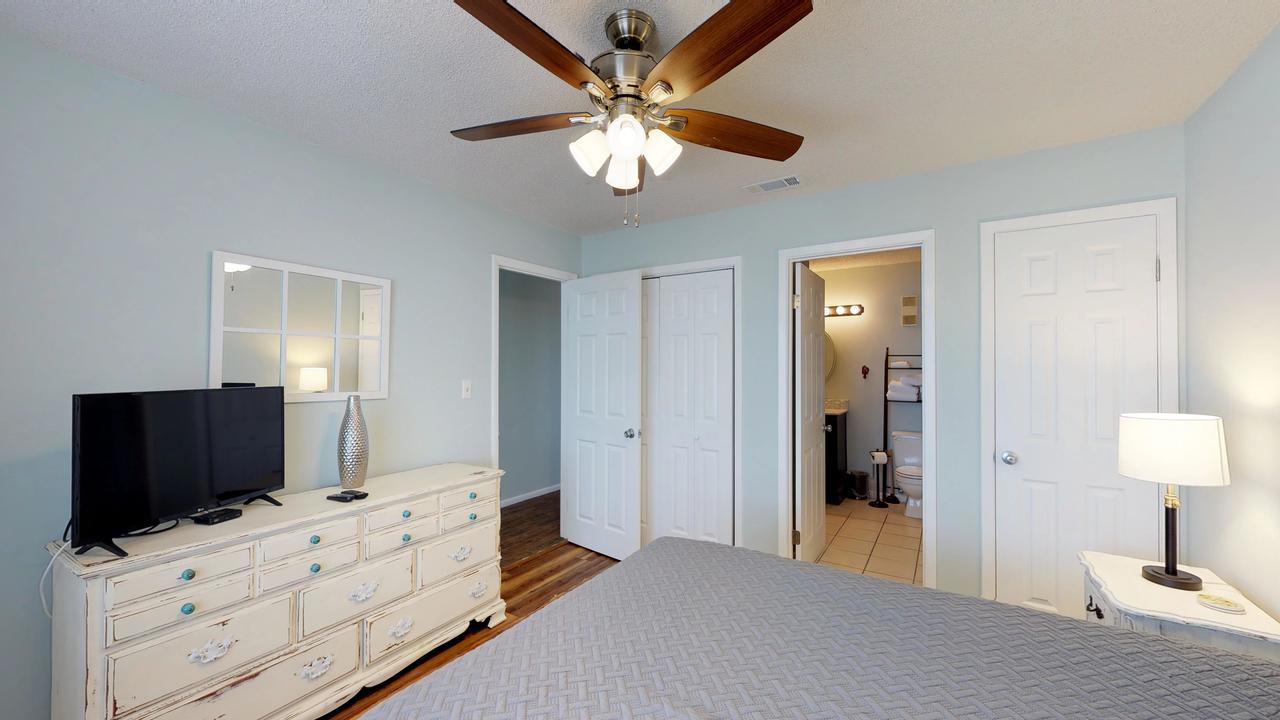 Emerald Shores #3001 Apartment