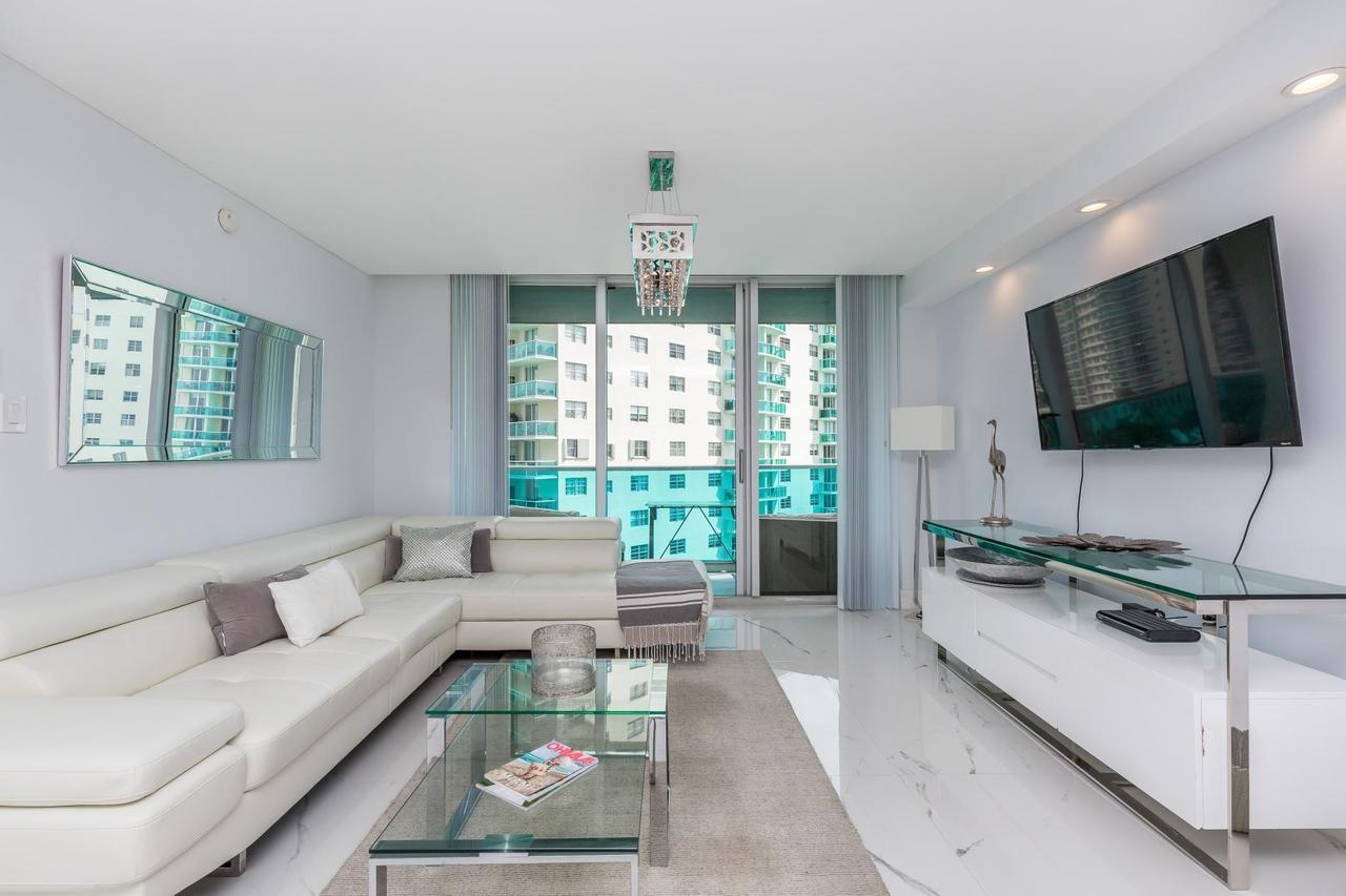 Two Bed At Sian Miami Apartment