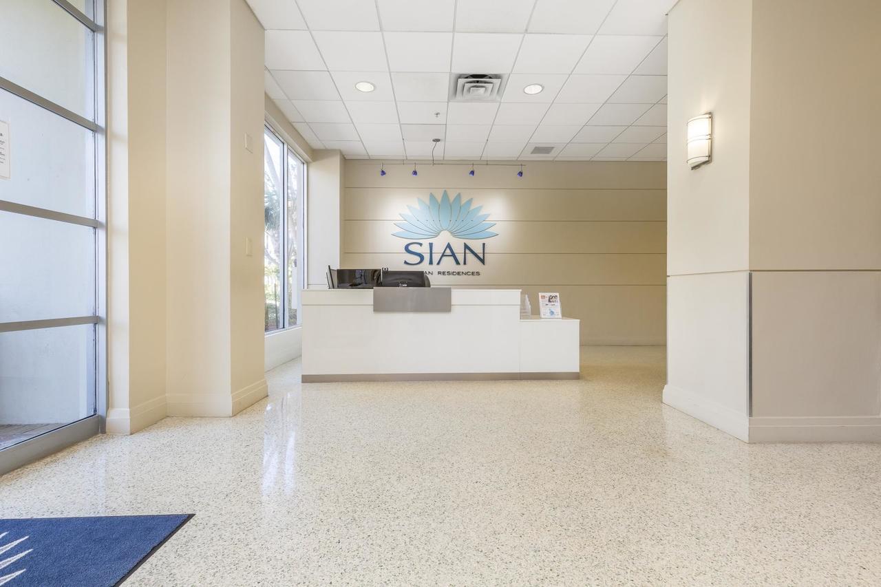 Two Bed At Sian Miami Hollywood