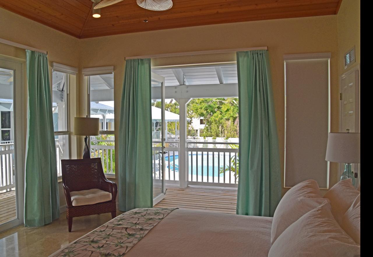 Resort Dolphin Point