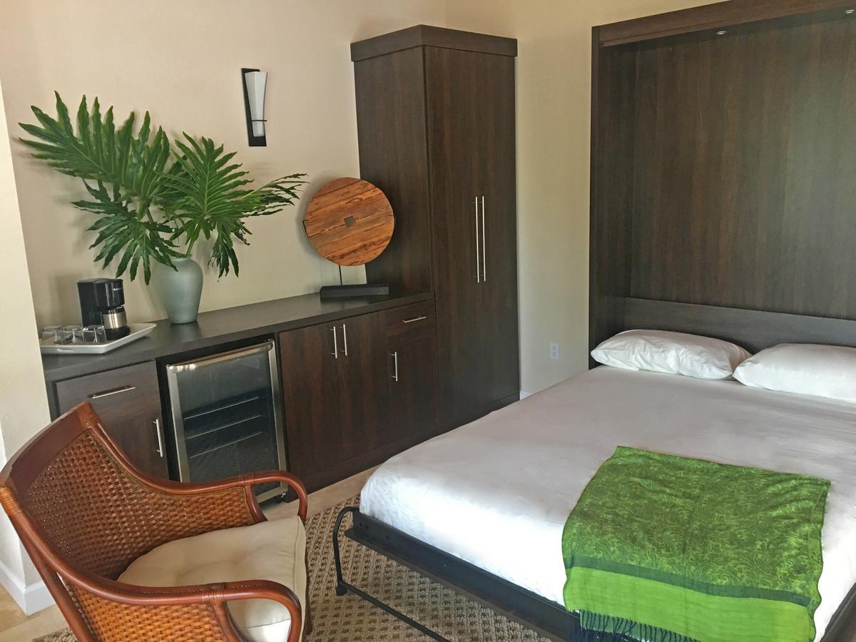 Resort Dolphin Point