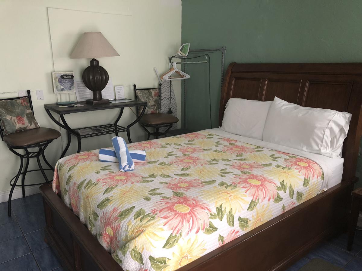 Inn Calypso Wilton Gay Male Wilton Manors