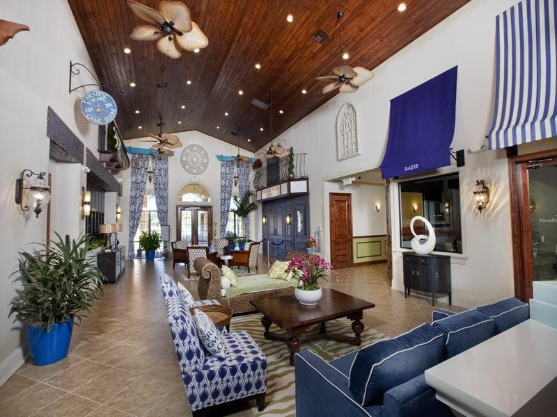 Gorgeous 4 Bed 3 Bath Town 5 Miles From Holiday home Orlando