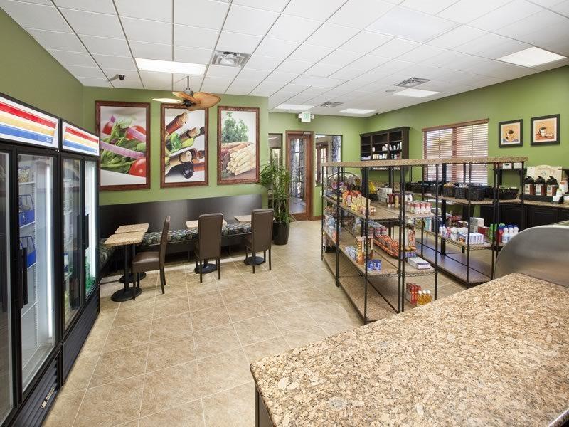 Gorgeous 4 Bed 3 Bath Town 5 Miles From Orlando