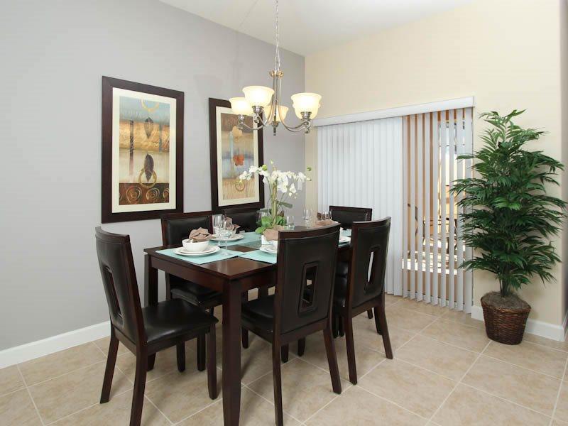 Gorgeous 4 Bed 3 Bath Town 5 Miles From * Orlando