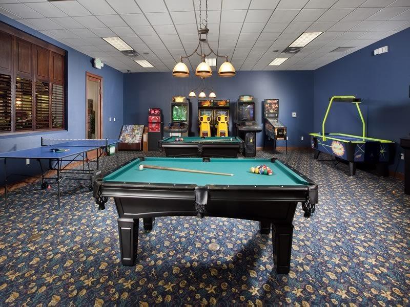 Gorgeous 4 Bed 3 Bath Town 5 Miles From Holiday home Orlando