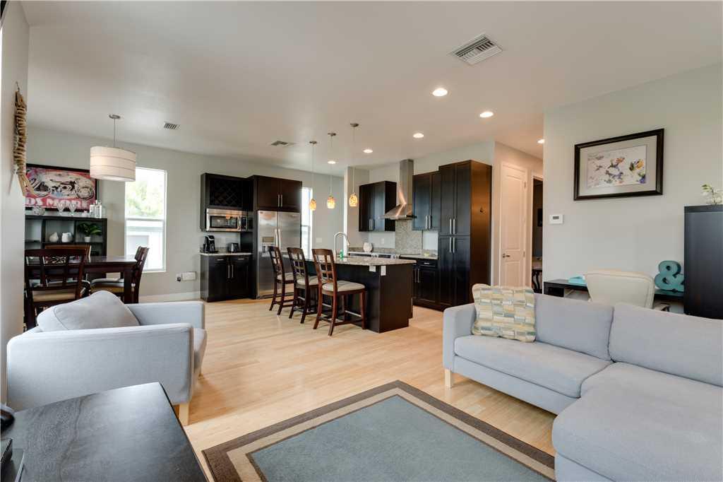 Miramar House Holiday home *