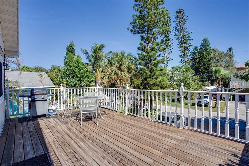 Hideaway Upper Level Holiday home *