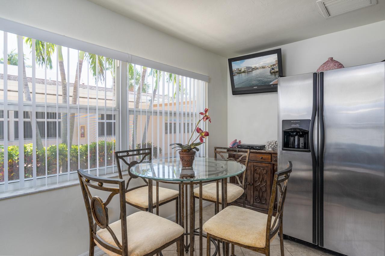 Gulf Breeze Apartment *