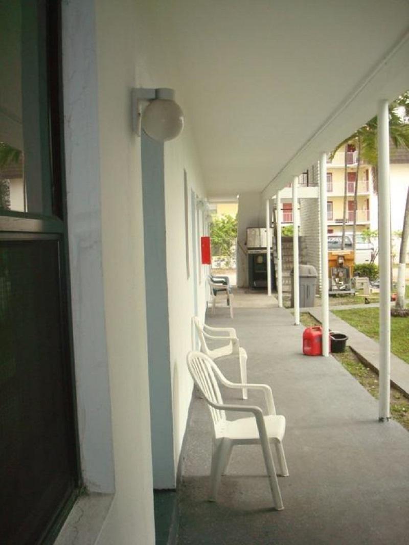 Miami Springs Inn Motel *